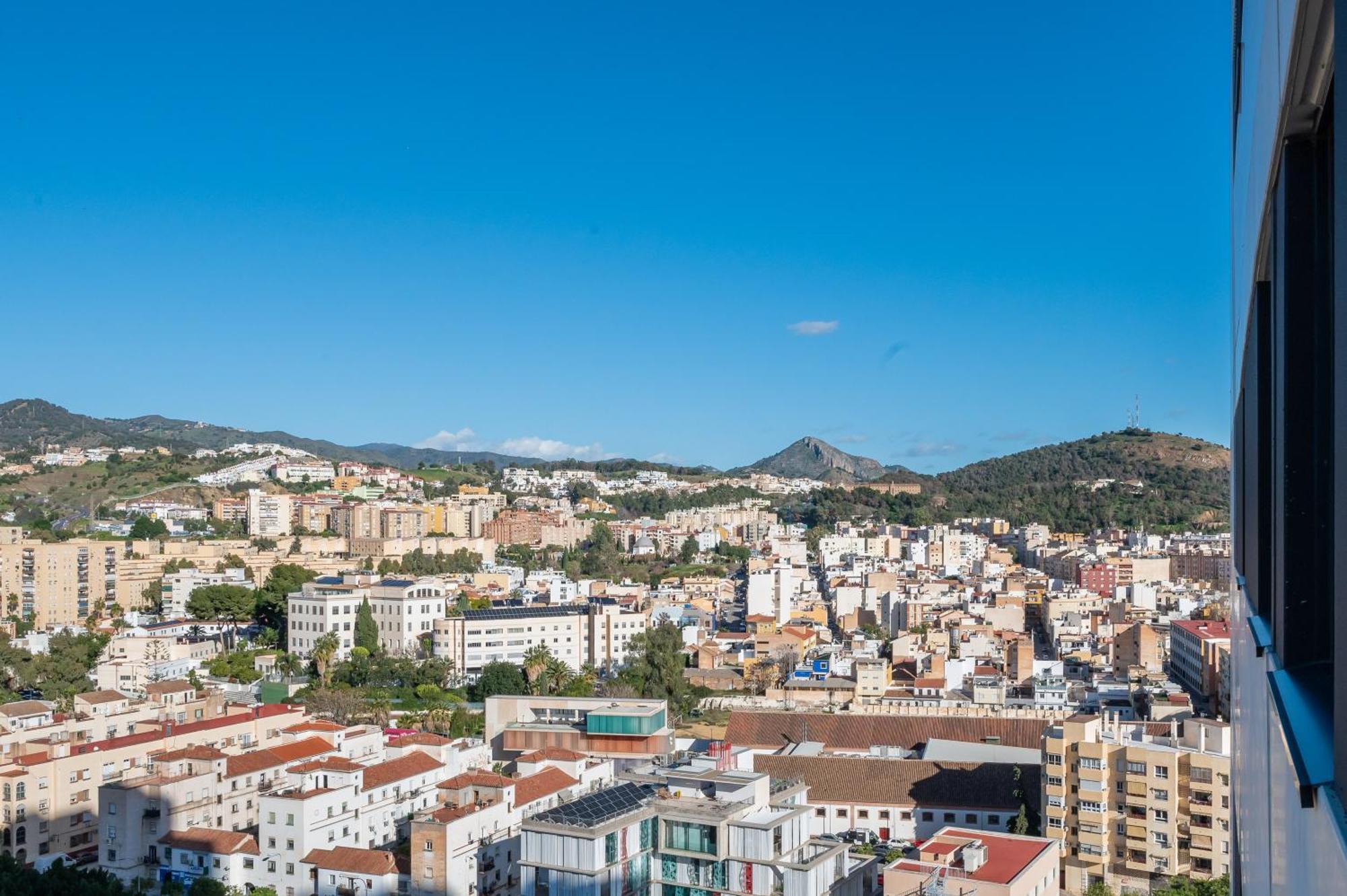 Xpce Urban 12 Skyline - Parking Free Malaga